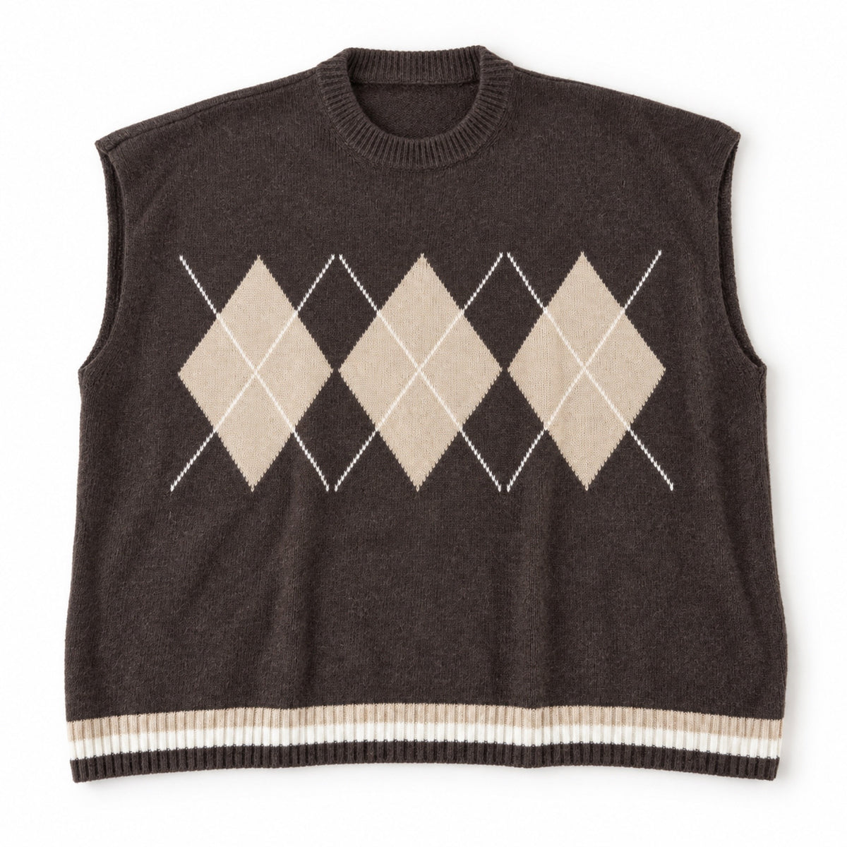 Gilet marrone a rombi in maglia, packshot su fondo bianco, misto lana e cashmere