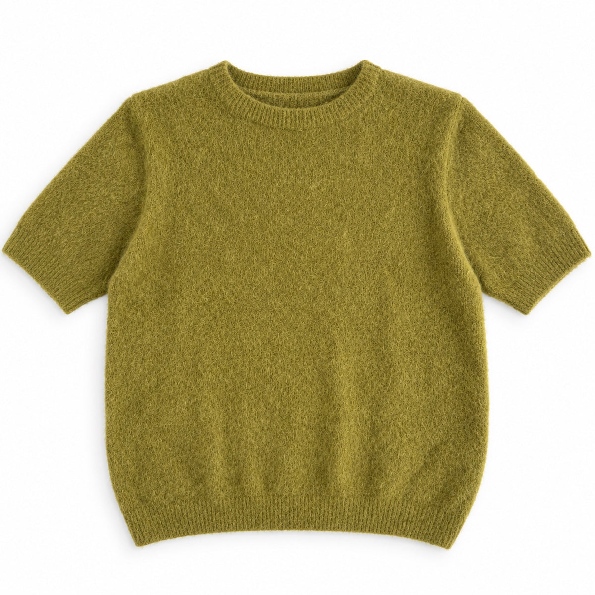 Maglione a maniche corte verde oliva, foto su fondo bianco