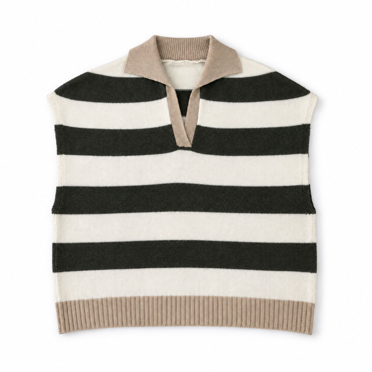 Gilet in maglia a righe con colletto, foto su fondo bianco