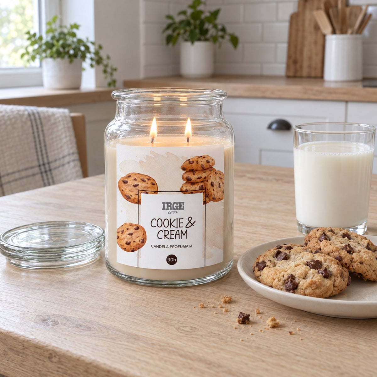 In cucina, con biscotti e latte