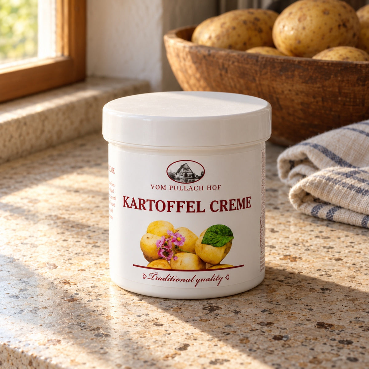 In cucina, accanto al lavello